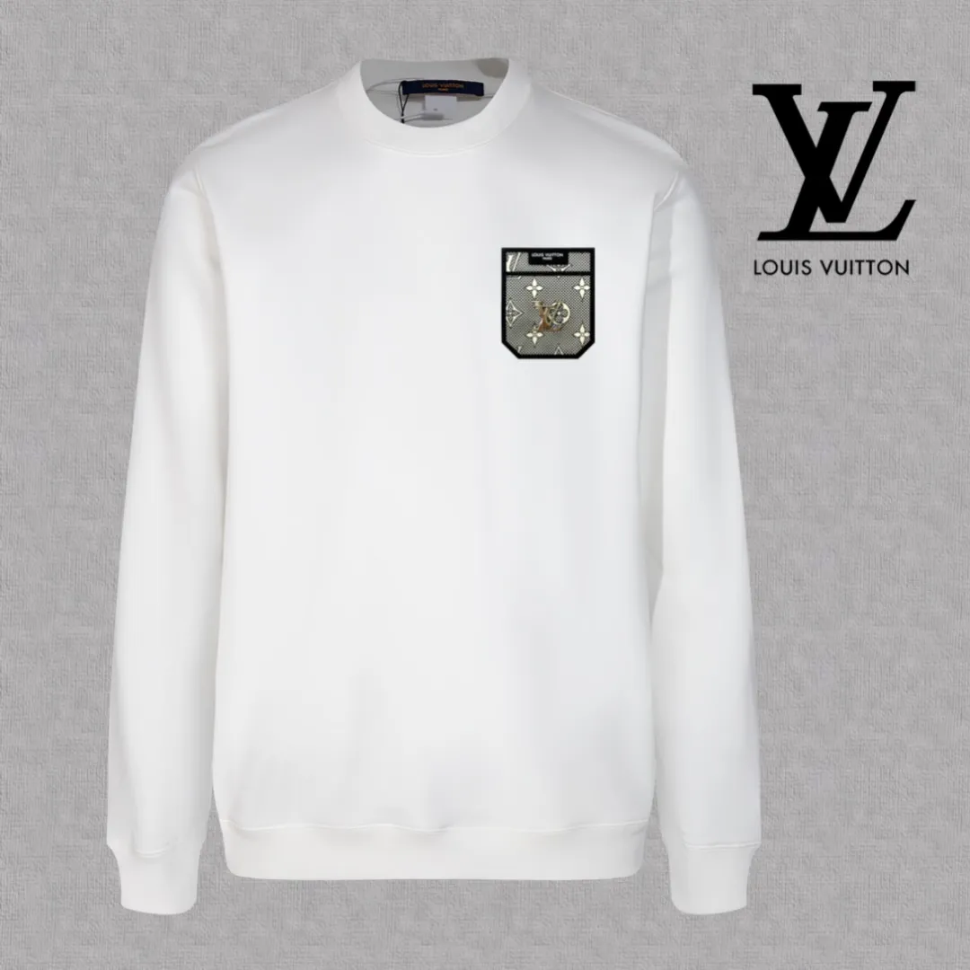 🅿️250 hot style on the shelves🔥❗ 💫〖Louis Vuitton LV〗 Fashionable round neck sweatshirt, casually matched with various styles, it is perfectly handsome😎The whole dress is made of double waistcoats, which makes the whole dress more three-dimensional. Not ordinary factories can do such fine work. The 2025 spring style counters are on sale, exquisite round neck terry sweatshirt, high-end double-strand pure cotton Customized drawstring ribs are dyed in the same vat and are complete with three standards. The chest craftsmanship adopts a simple and elegant pattern on the chest, which is easy to control for any age group! Fit and comfortable! Customized thickened 440g terry sweatshirt fabric, soft and comfortable to the touch, with a three-dimensional shape! 🙌🏻 It’s also very breathable, so it’s a versatile style that can be worn with any outfit! ✔Color: Black White Apricot Size: S M L XL 2XL